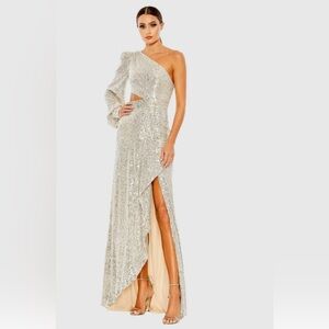 IEENA FOR MAC DUGGAL Silver Sequined One Shoulder Cut Out Gown Size 2